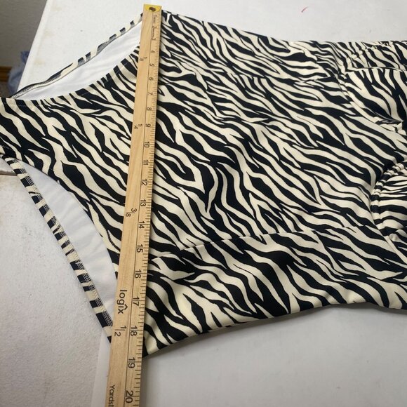 Zebra Print One-Piece Swimsuit Plus Size 1X Underwired Padded Cups Womens Swimwe - Picture 10 of 11